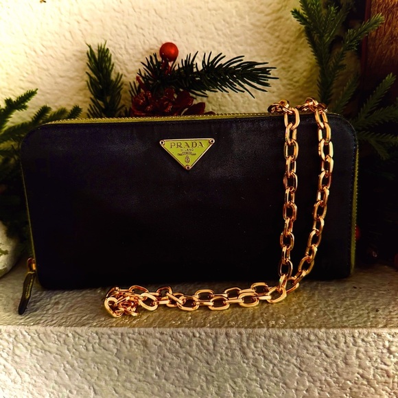 - Prada
Diagramme zippy long wallet - Picture 1 of 15